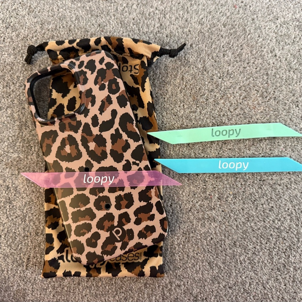 iPhone 16 pro max Leopard loopy Case with Loops
